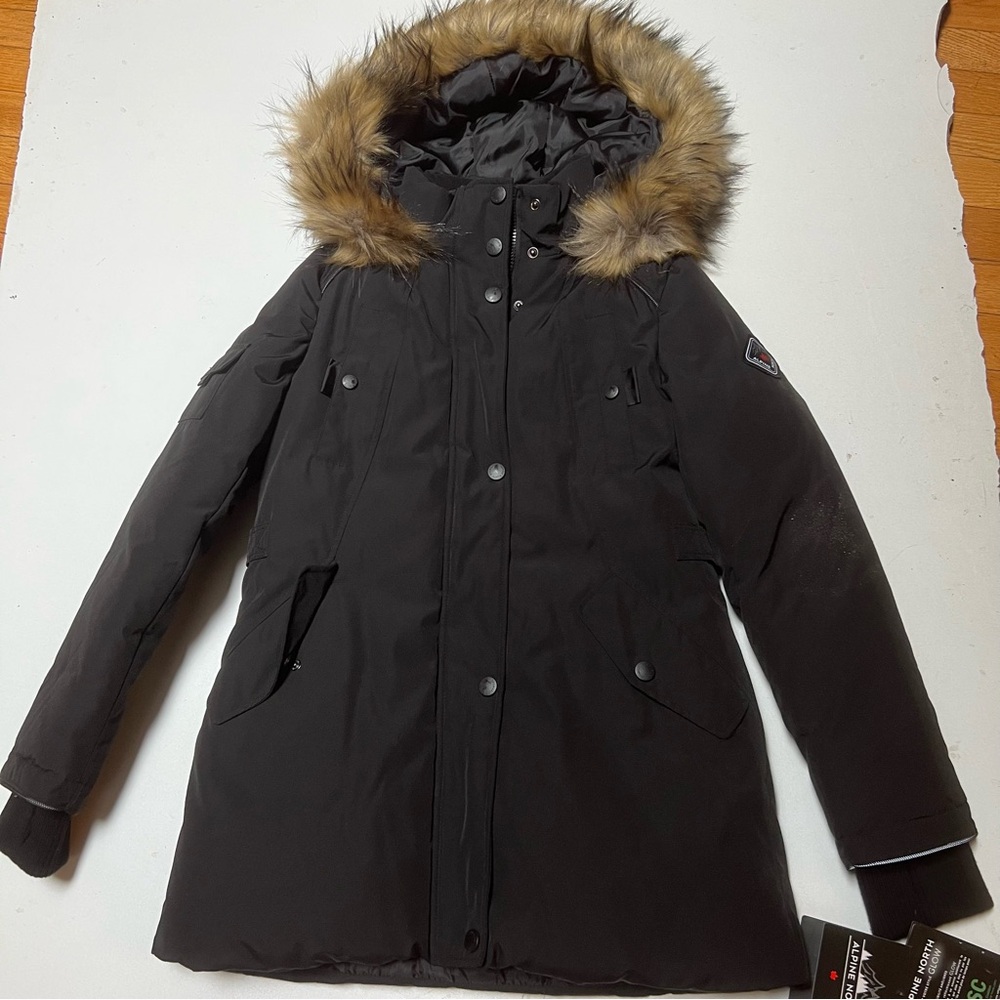 Alpine North Women’s Hooded Jacket sz XS/TP. Reflective trim Faux Fur